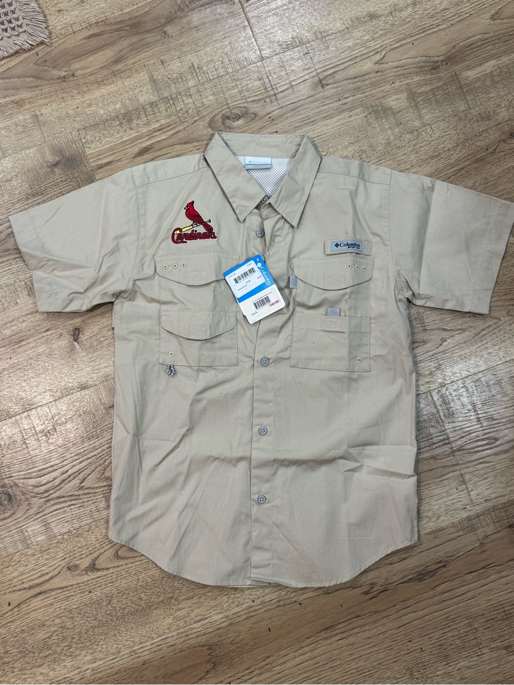 Columbia boys Short-Sleeve Fishing Shirt - Khaki St.Louis Cardinals logo